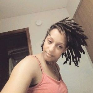 Meet your Posher, Yvette